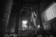 東大寺　大仏堂　内部３