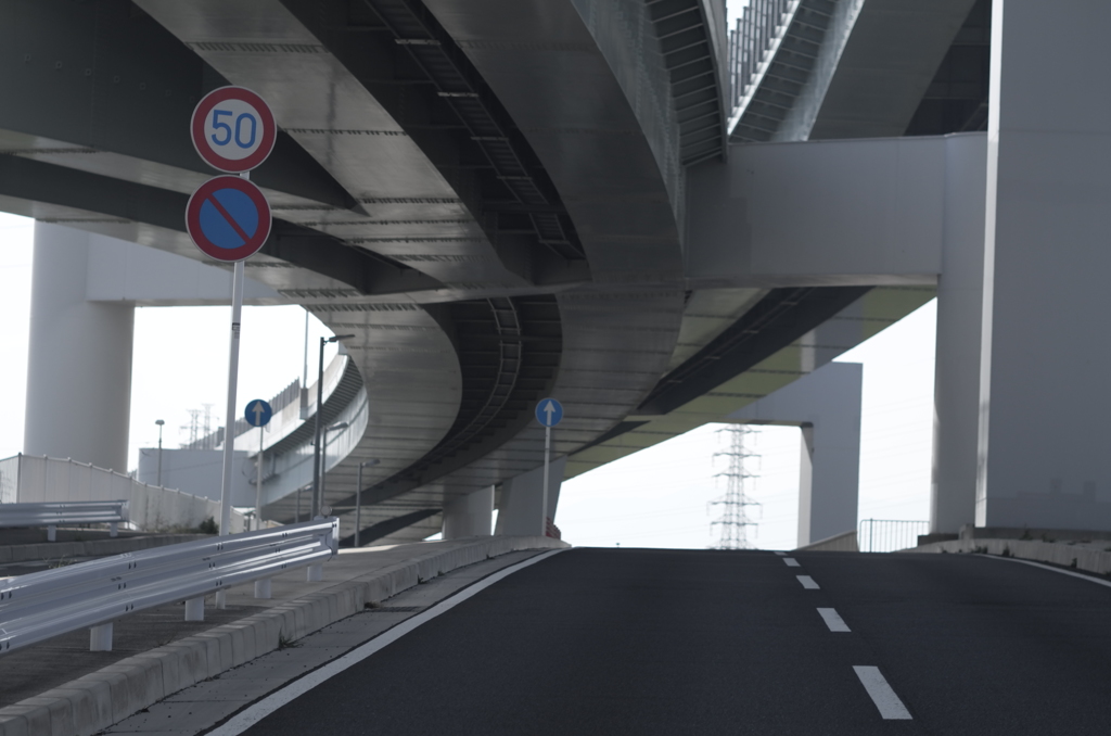 高速道路下
