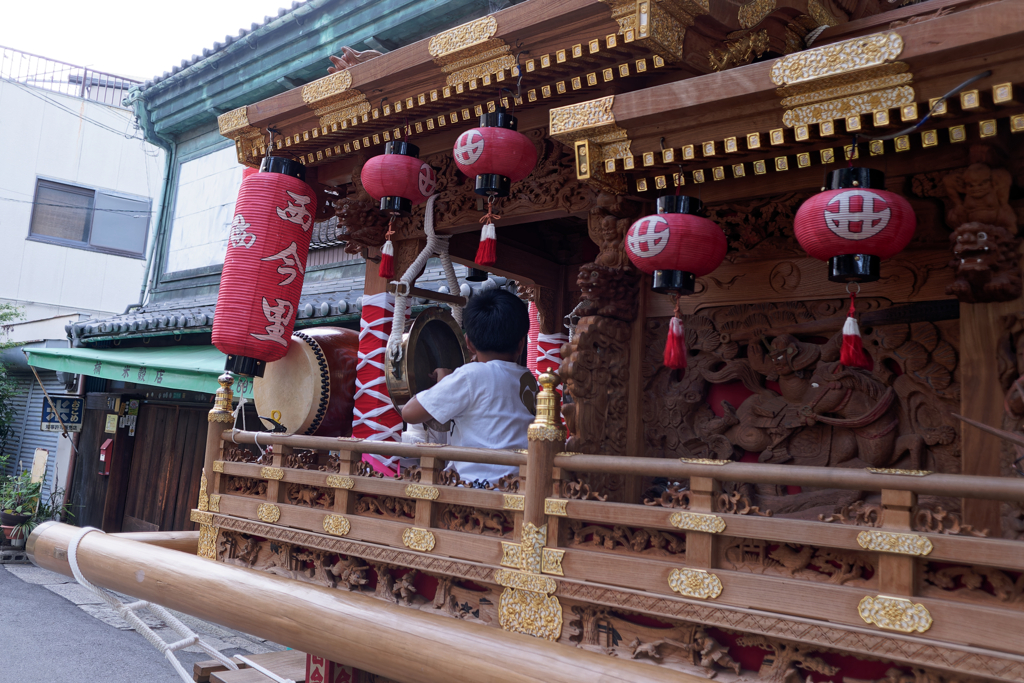 地域の祭りの準備が始まる
