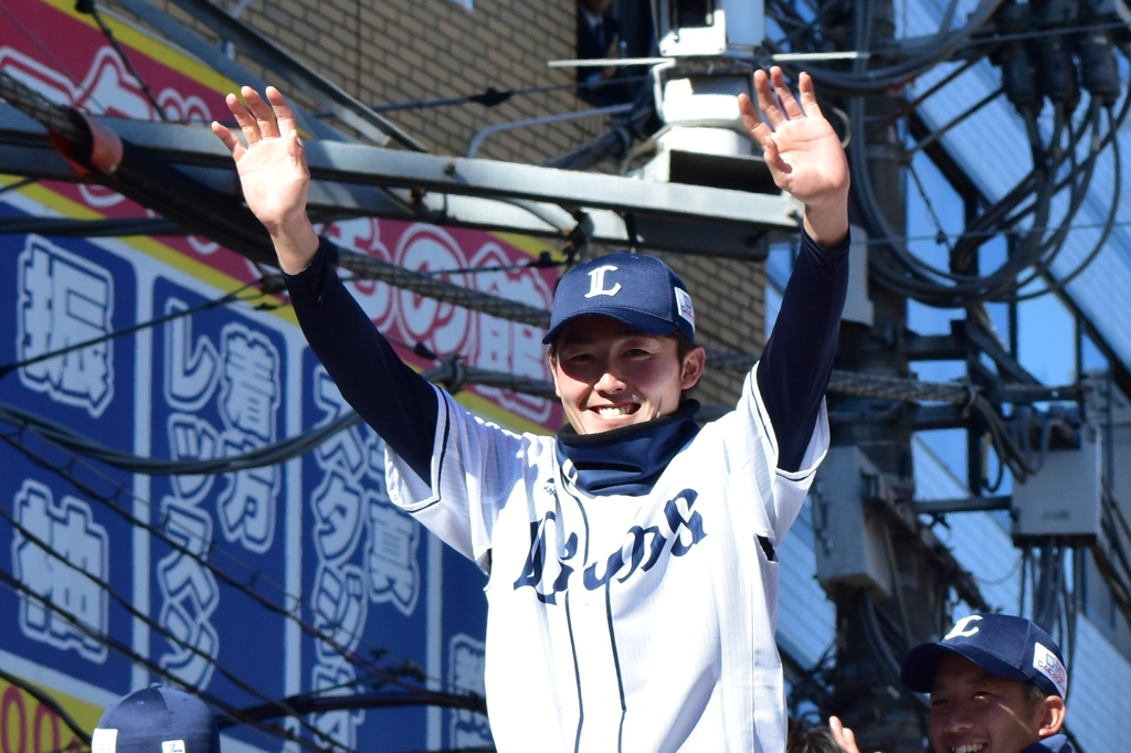 埼玉西武ライオンズ優勝パレード　源田壮亮選手