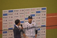 ヒーローインタビュー　浅村キャプテンカメラ目線！
