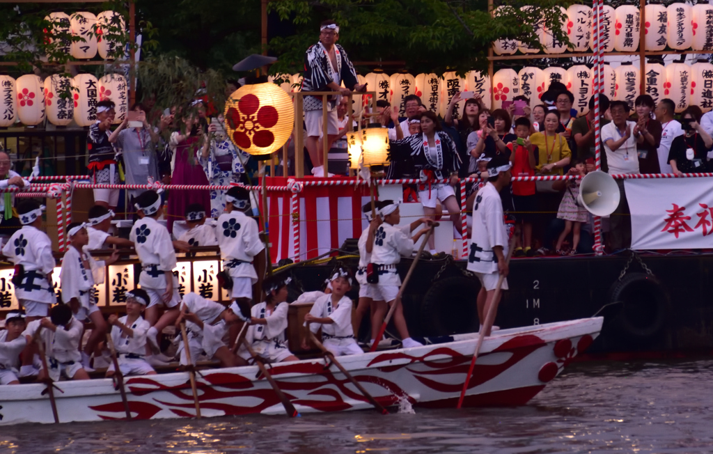 祭りの熱気