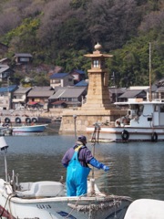 男の背中