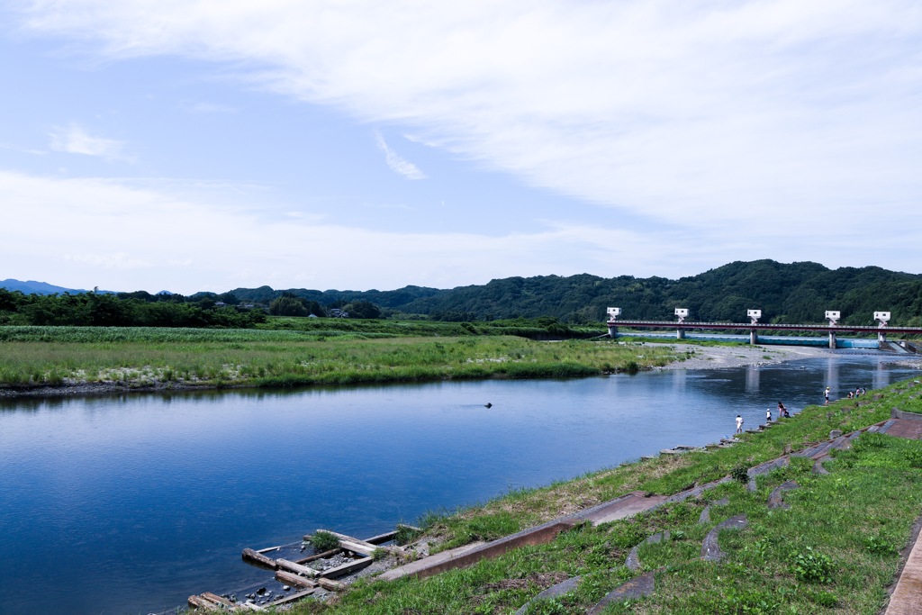 川の公園