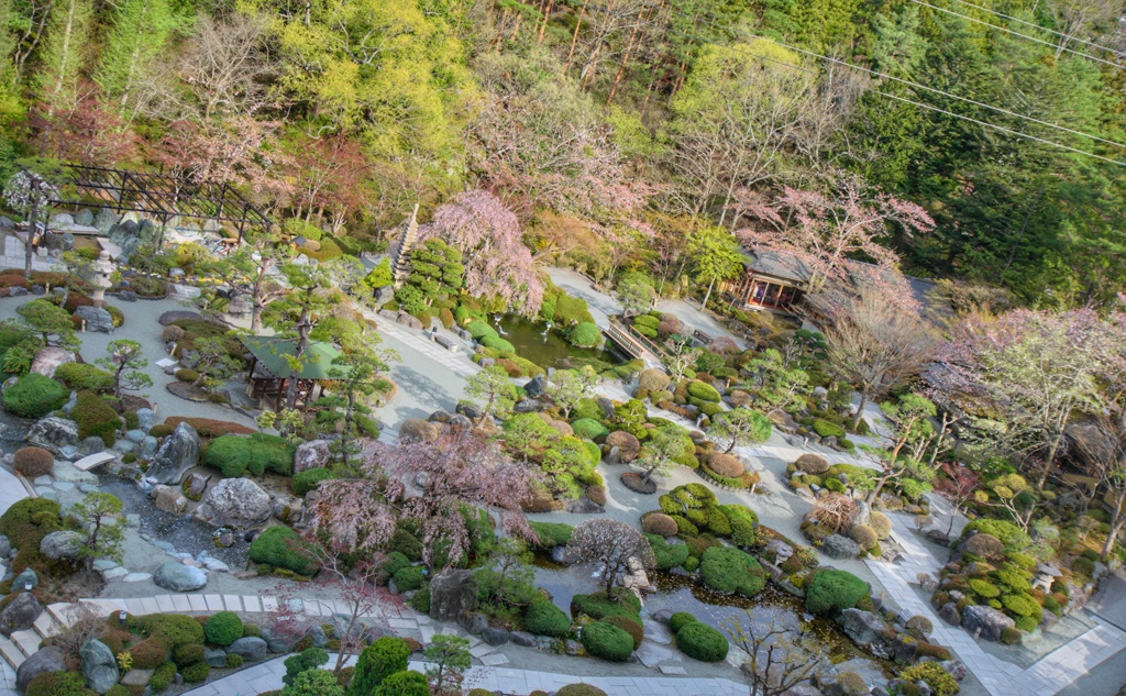 鐘山苑の園庭