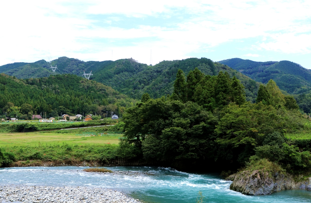 初秋ののどかなローカル線