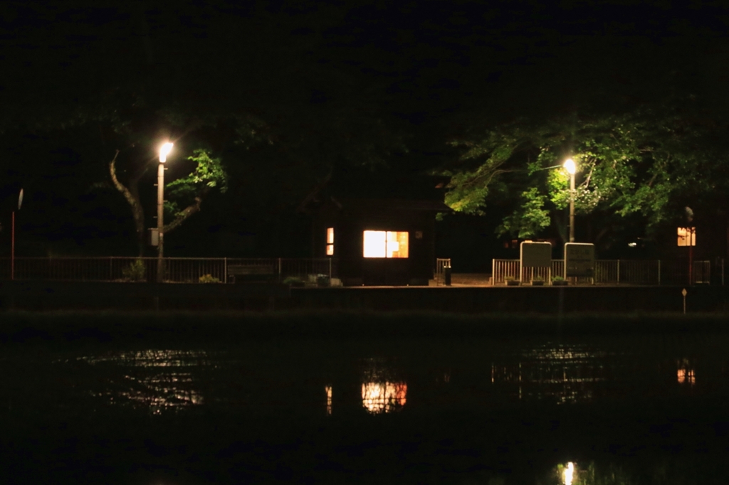 夜のとばりが落ちる