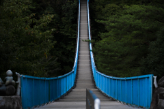 青の吊り橋