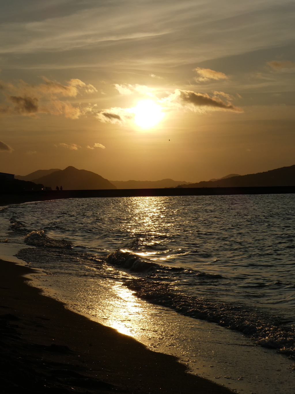 夕日が沈む海