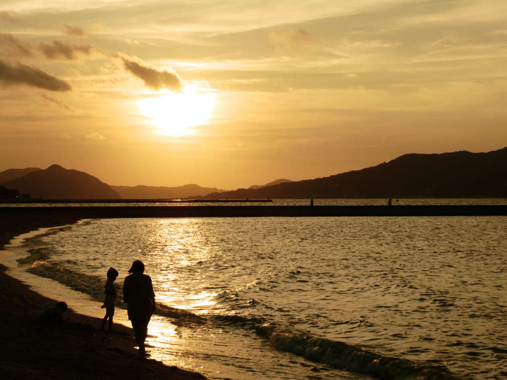 夕暮れの海
