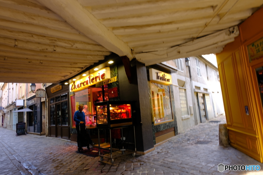 Versailles ： Place du Marche Notre-Dame