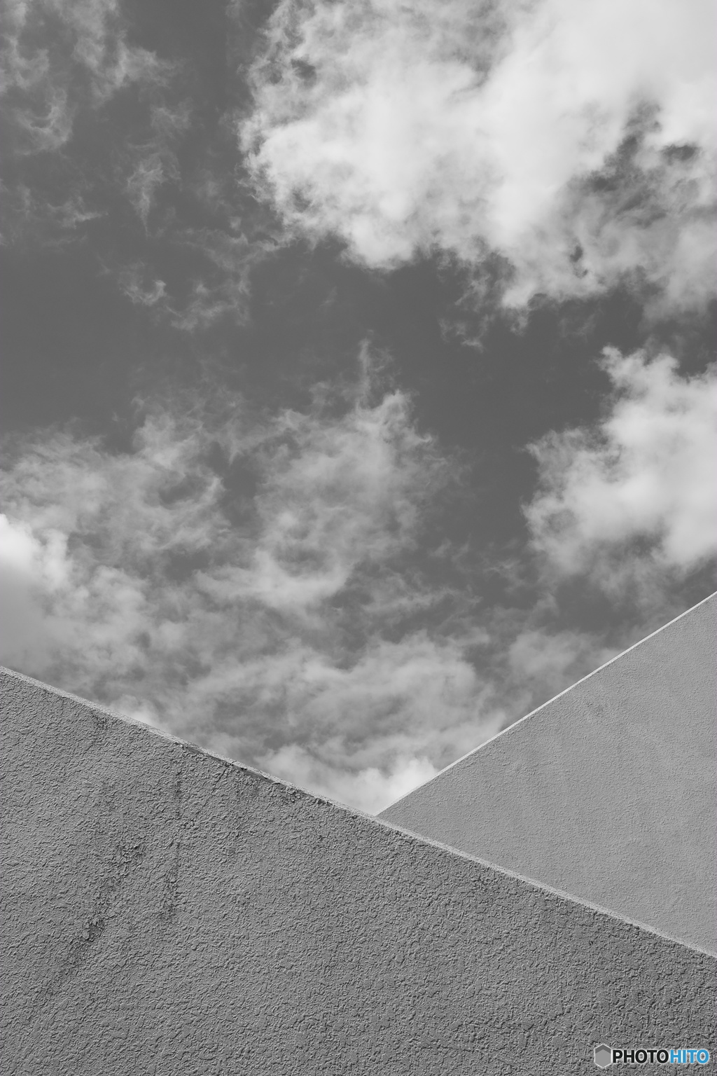 交差するコンクリート