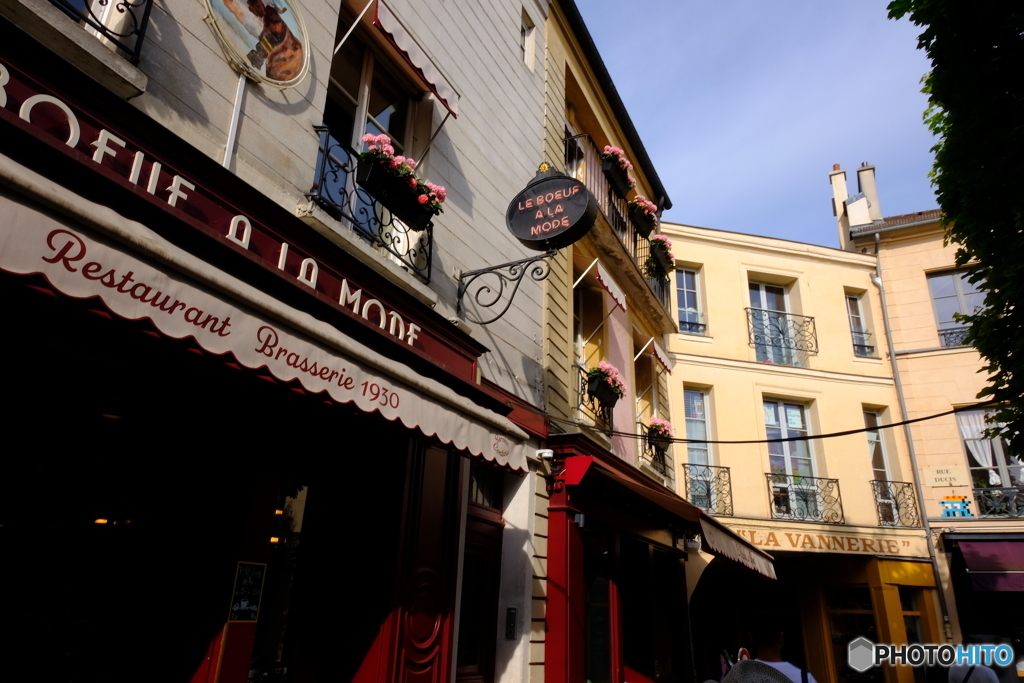 Versailles ： Place du Marche Notre-Dame
