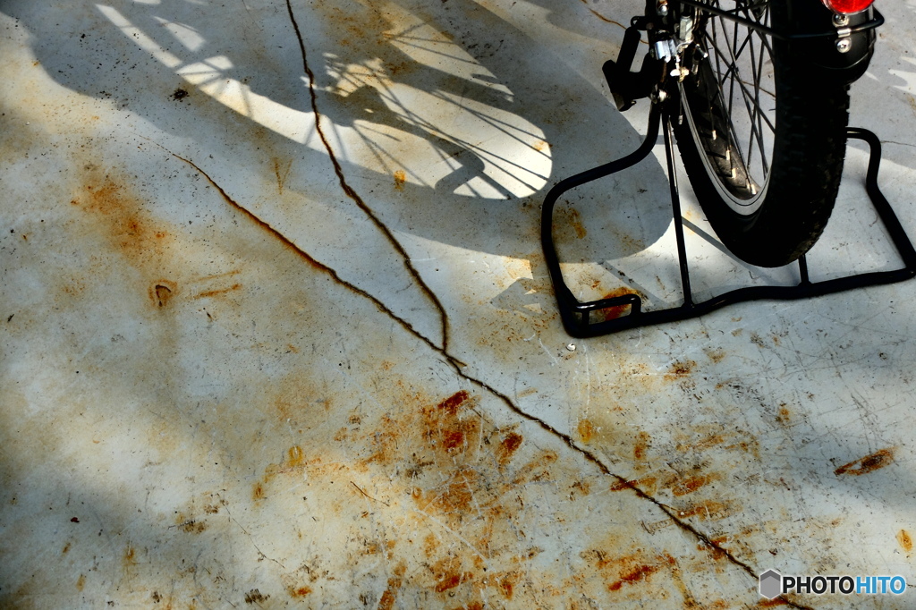 ひび割れた午後