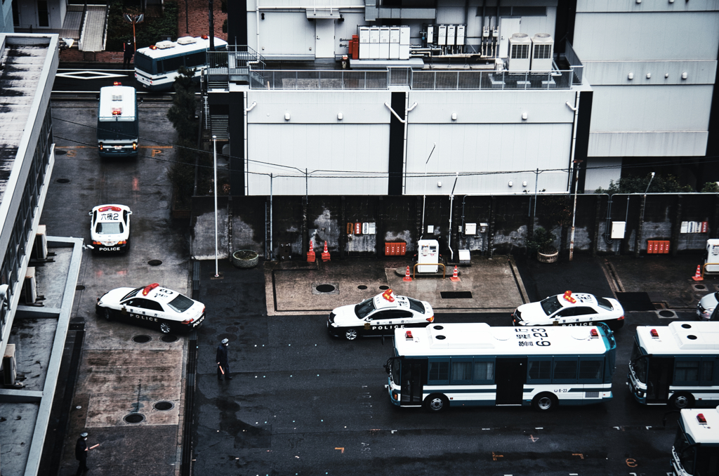 警察出動