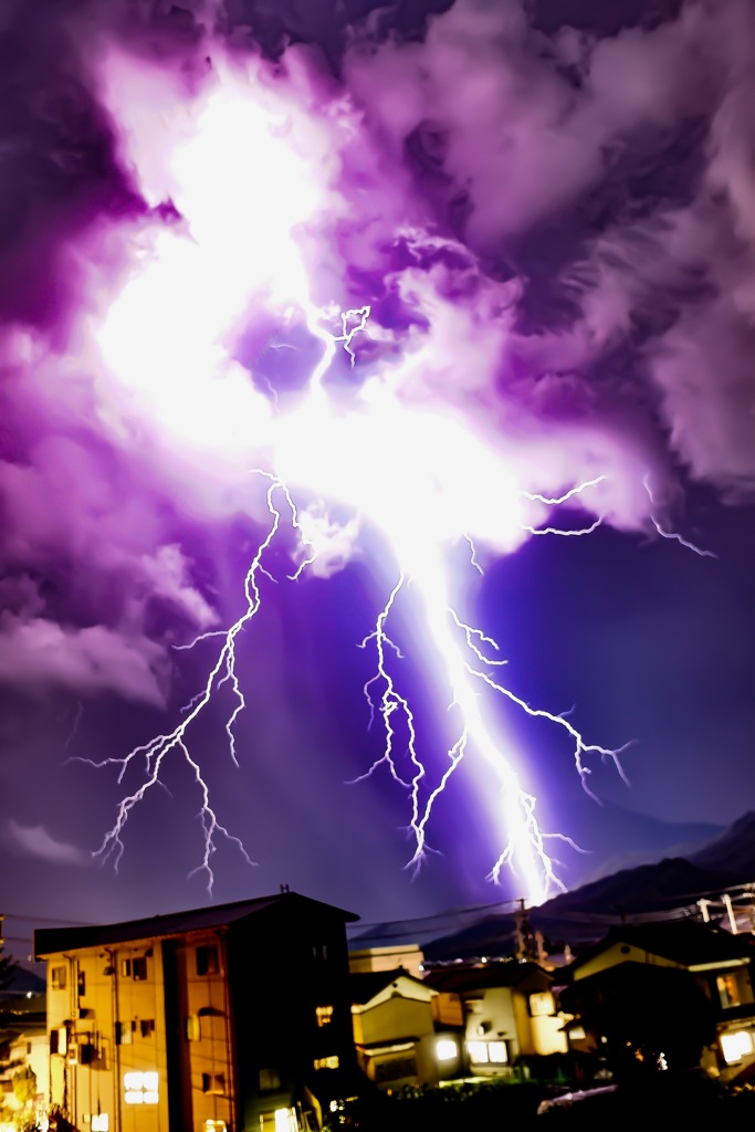 6000万V「雷龍」