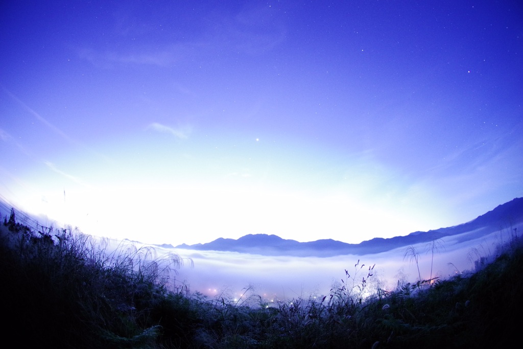 夜景と雲海