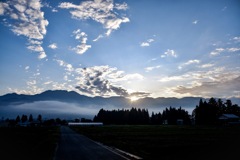 八海山の夜明け