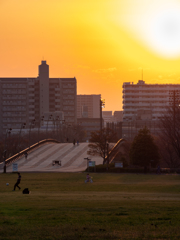 夕暮れの人々