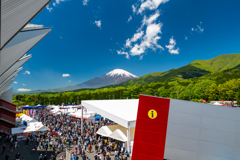 富士スピードウェイから見る富士山