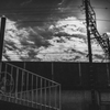 快晴な空の暗所