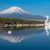 富士の山　山中湖に映る！