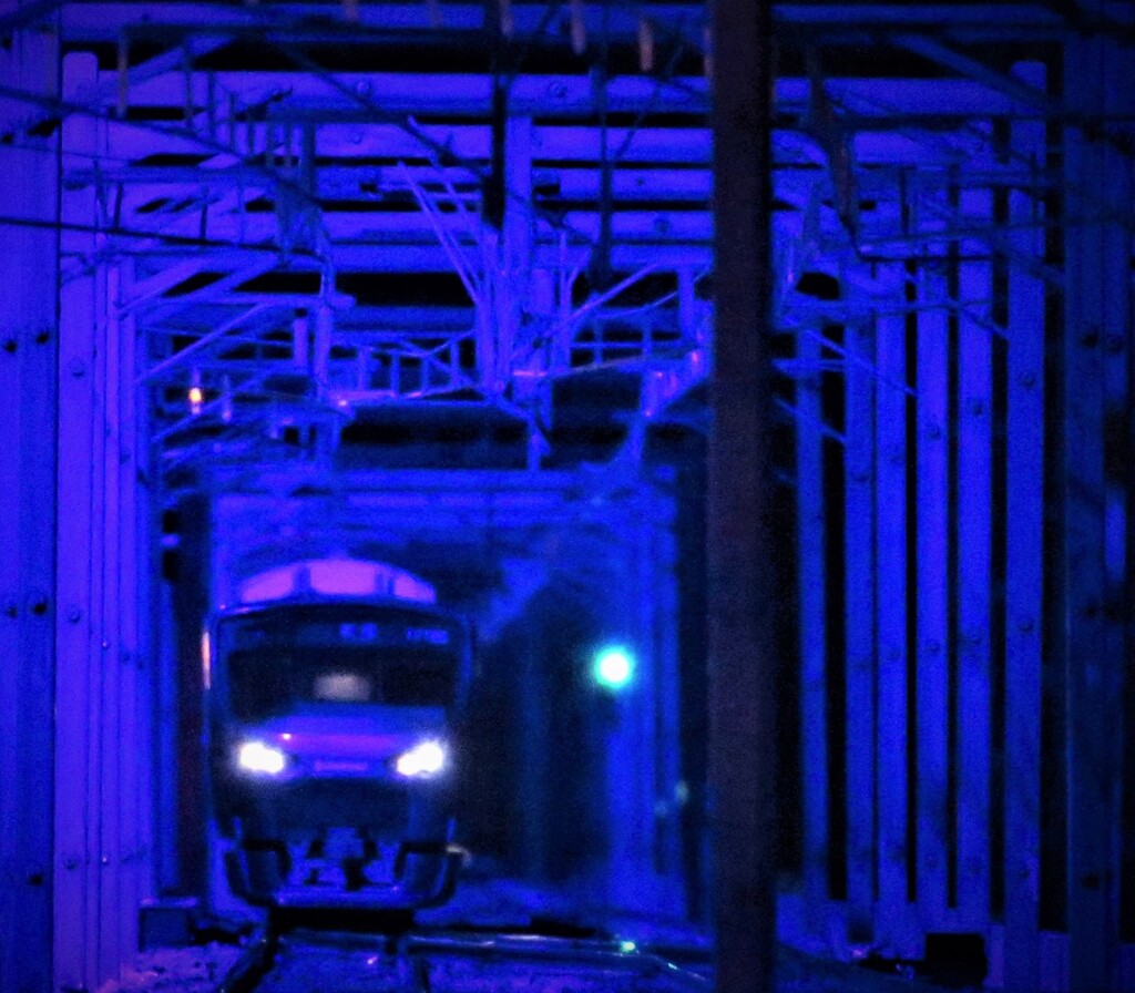 シャングリ・ラ鉄道の夜
