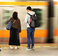 オレンジ色の風