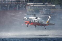 横須賀サマーフェスタでのUH-60救難ヘリ