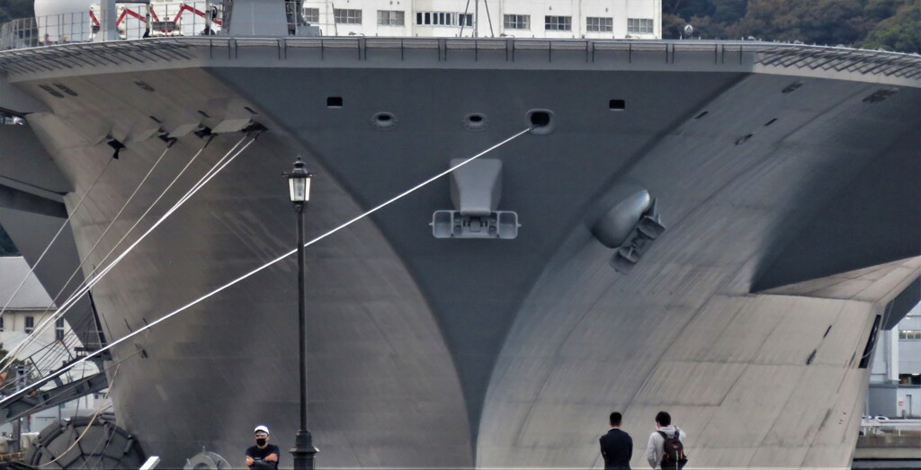 どデカ空母！