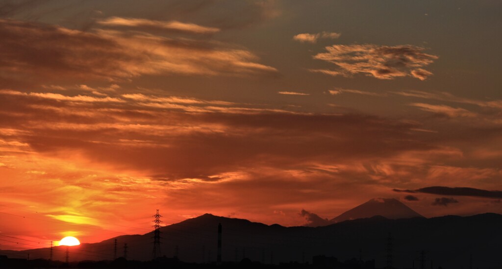 赤い夕方と富士