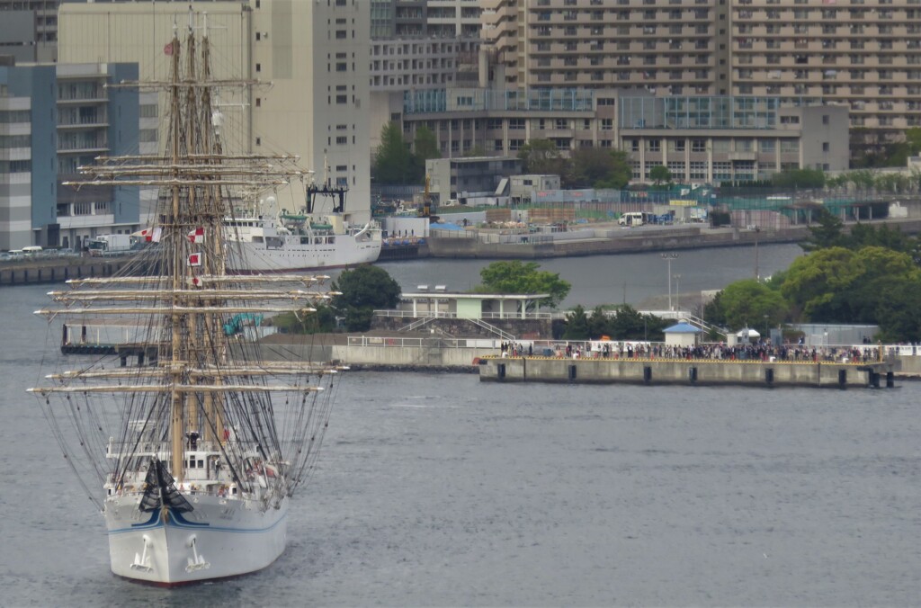 見送られて出港
