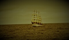 海の彼方に