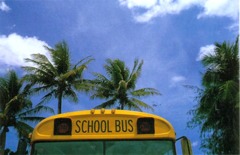 沖縄　嘉手納　school bus　