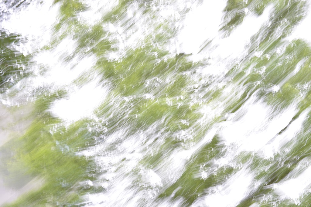 夏の谷間