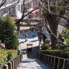 街中の神社