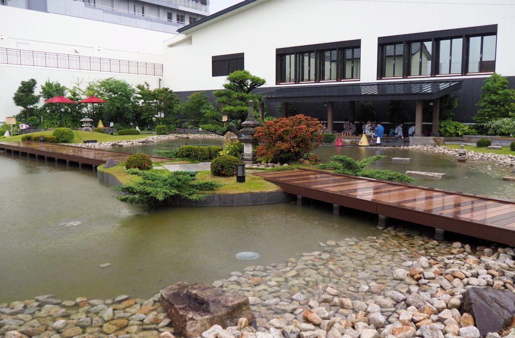 雨の空庭（そらにわ）温泉