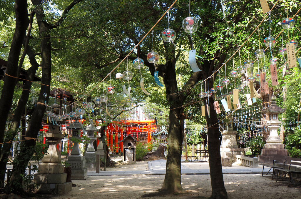 神社の風鈴１