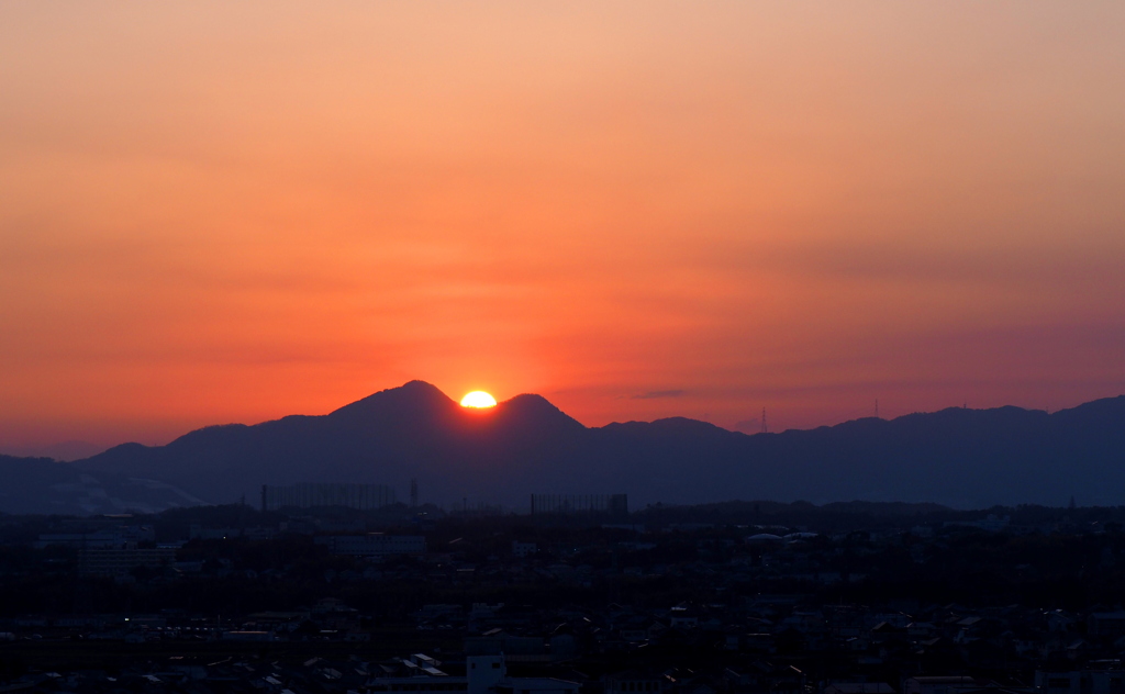 雄岳と雌岳の間から