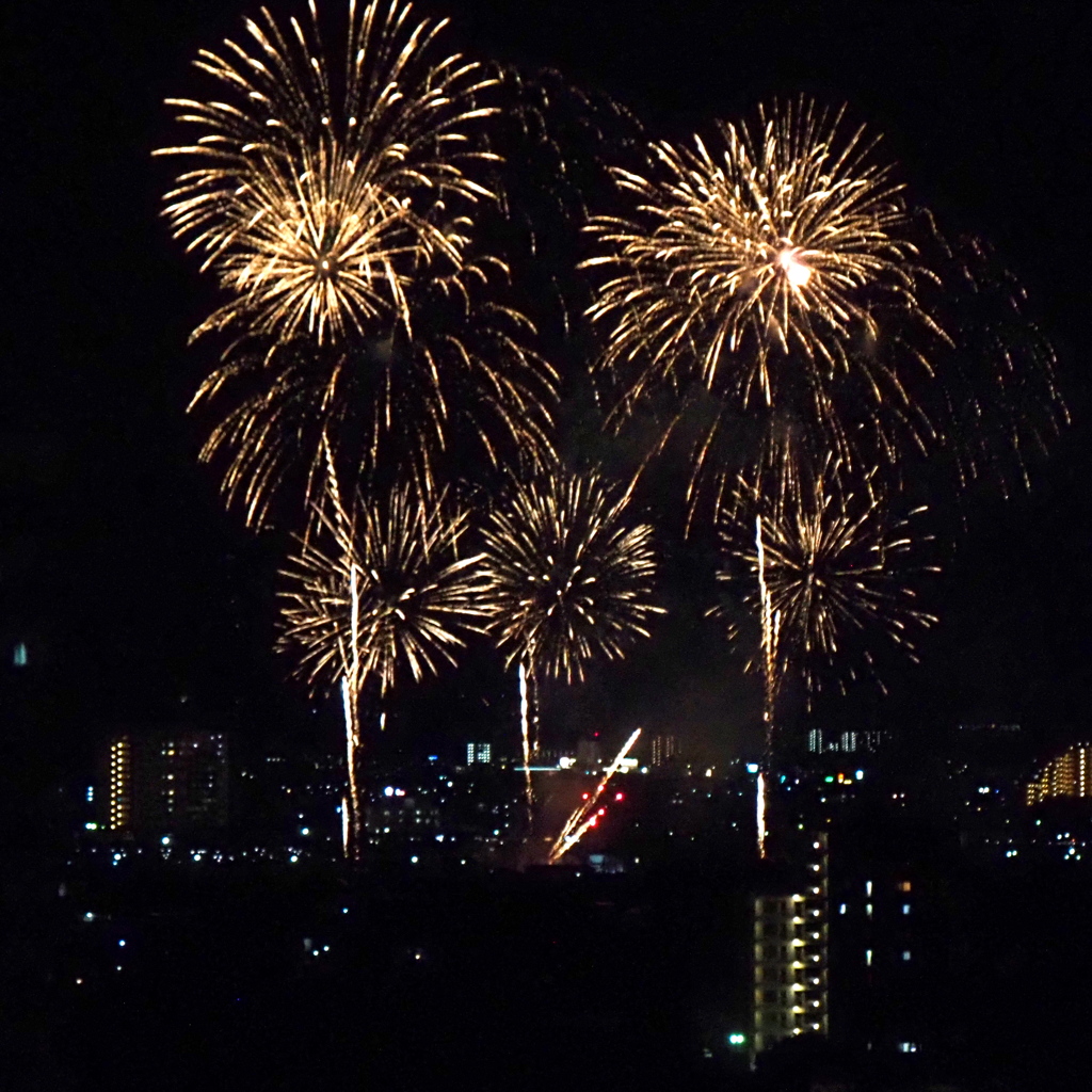 近くの花火4 ④