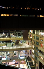 夜の大阪駅