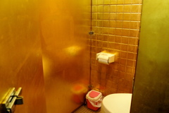 金箔トイレ２