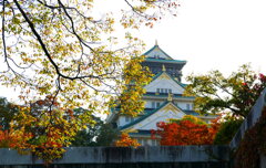 お城の紅葉