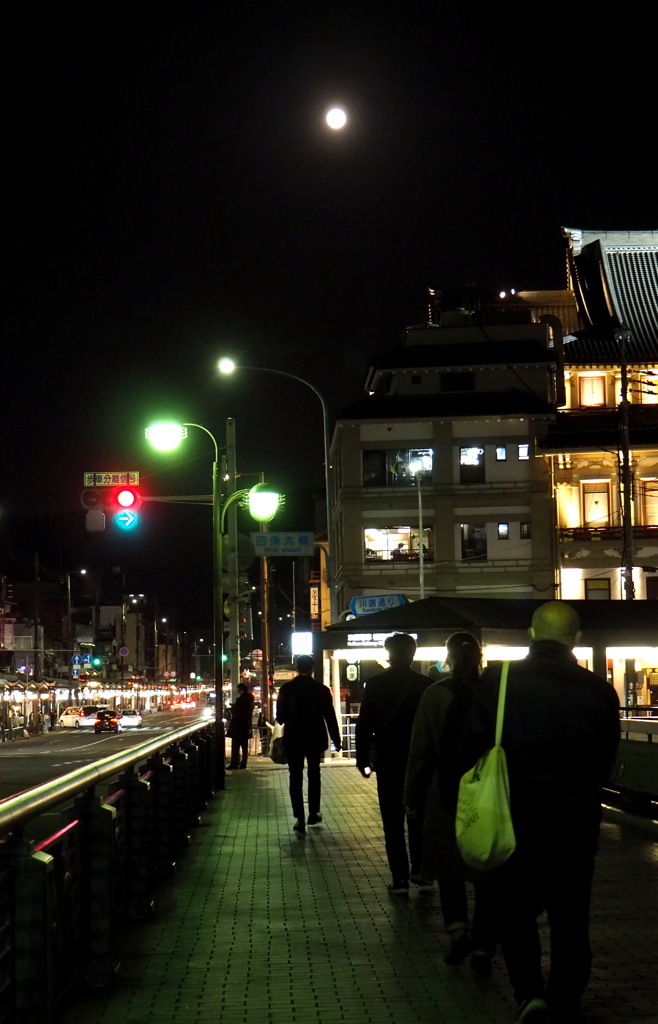 旅先の満月♪