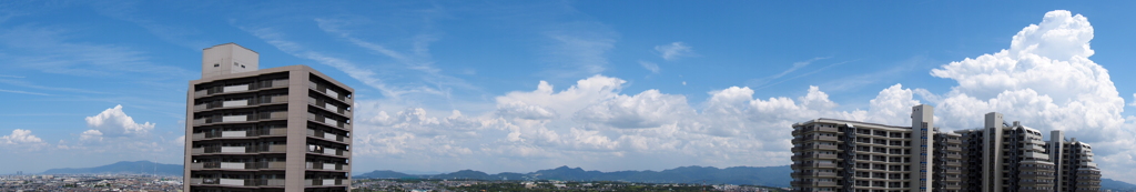モクモク　夏雲　青い空♪