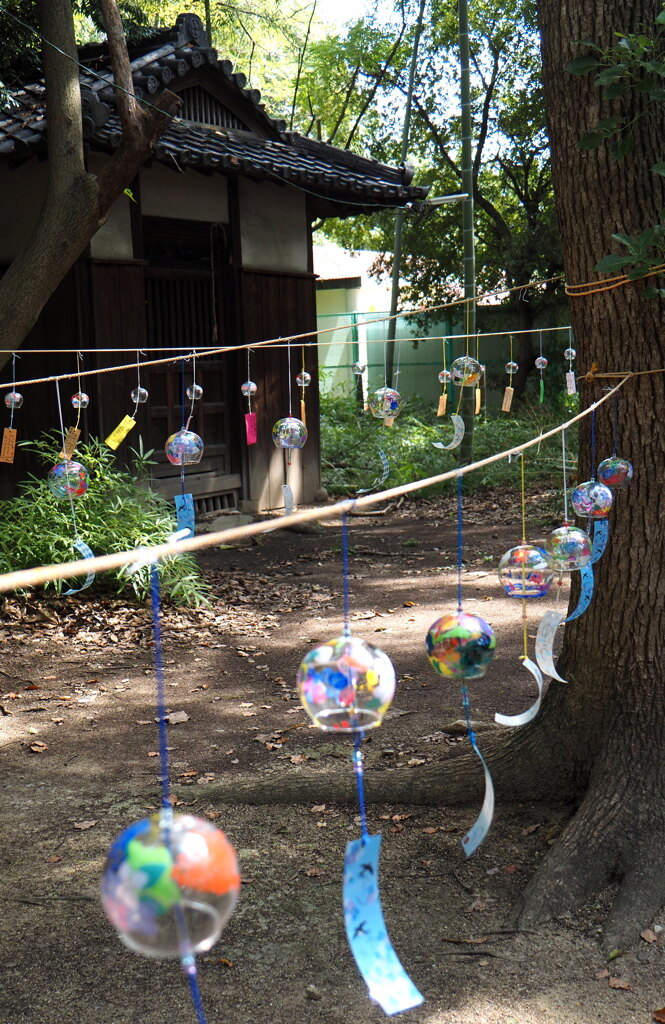 神社の風鈴２