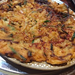 浅利祐作が大好きな韓国料理屋の大きなチヂミ