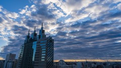 低い雲で真っ赤な日の出はお預け