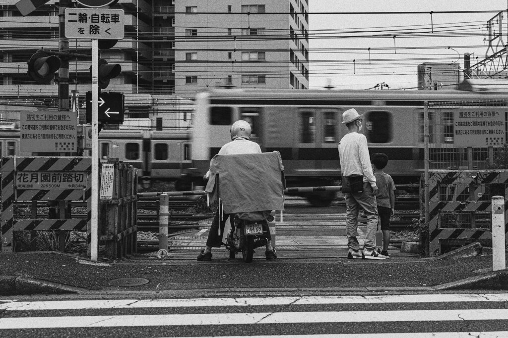 ひたすら待つ