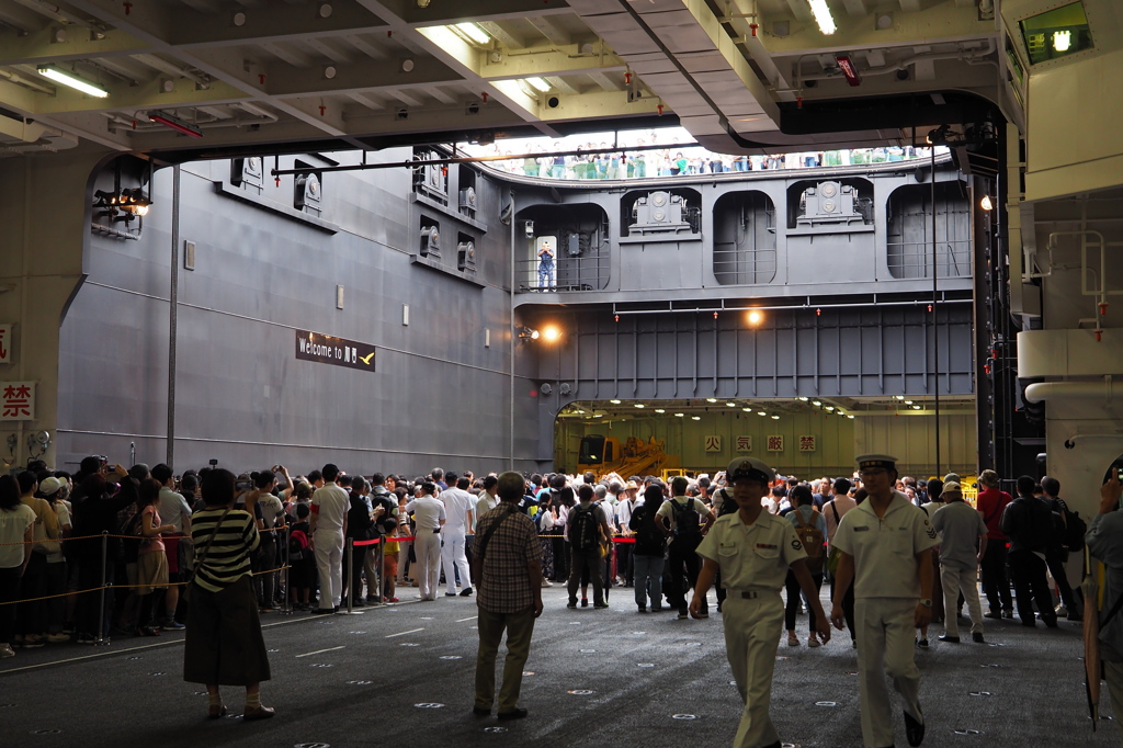 護衛艦　かが　艦載機用エレベーター